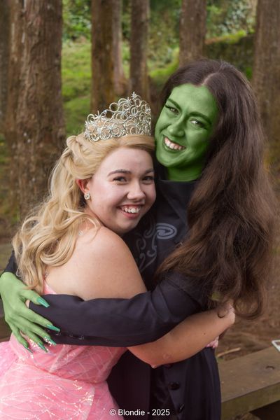 Michiru_cosplay - Elphaba & Glinda💚🩷