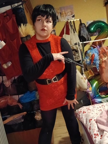 _fluffy_kiddo_ - Ada wong at home