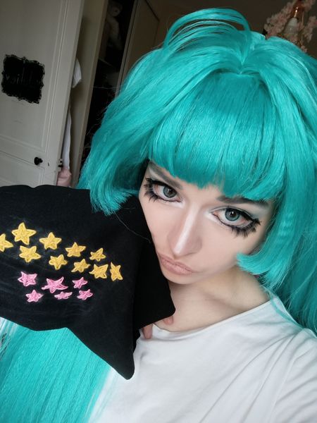 Hello_jullie_cos - MikuGyaru Makeup WIP