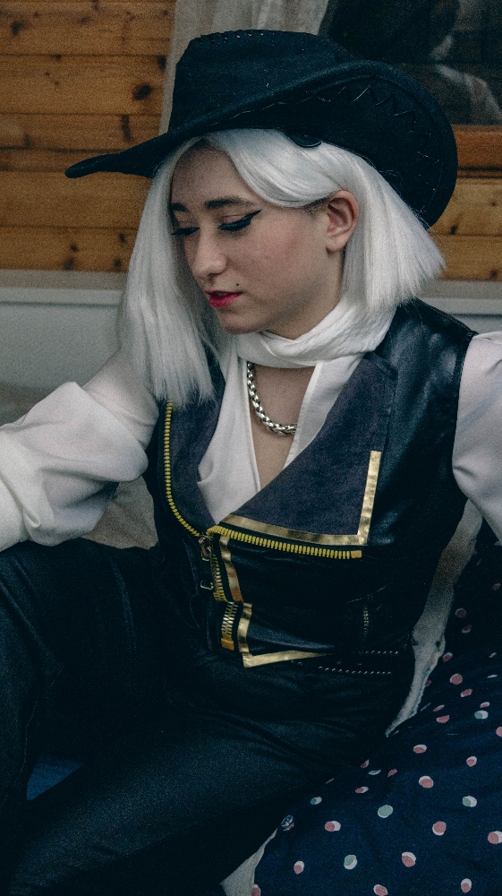 Elizabeth Ashe — OW  - Photo 6