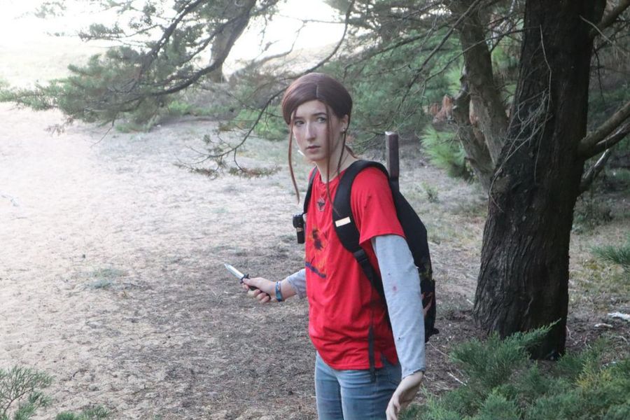 _s1lent_ech0splay - Ellie TLOU forest