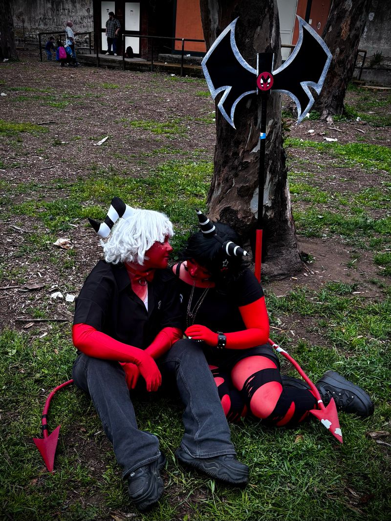 Drew – Moxxie & Millie