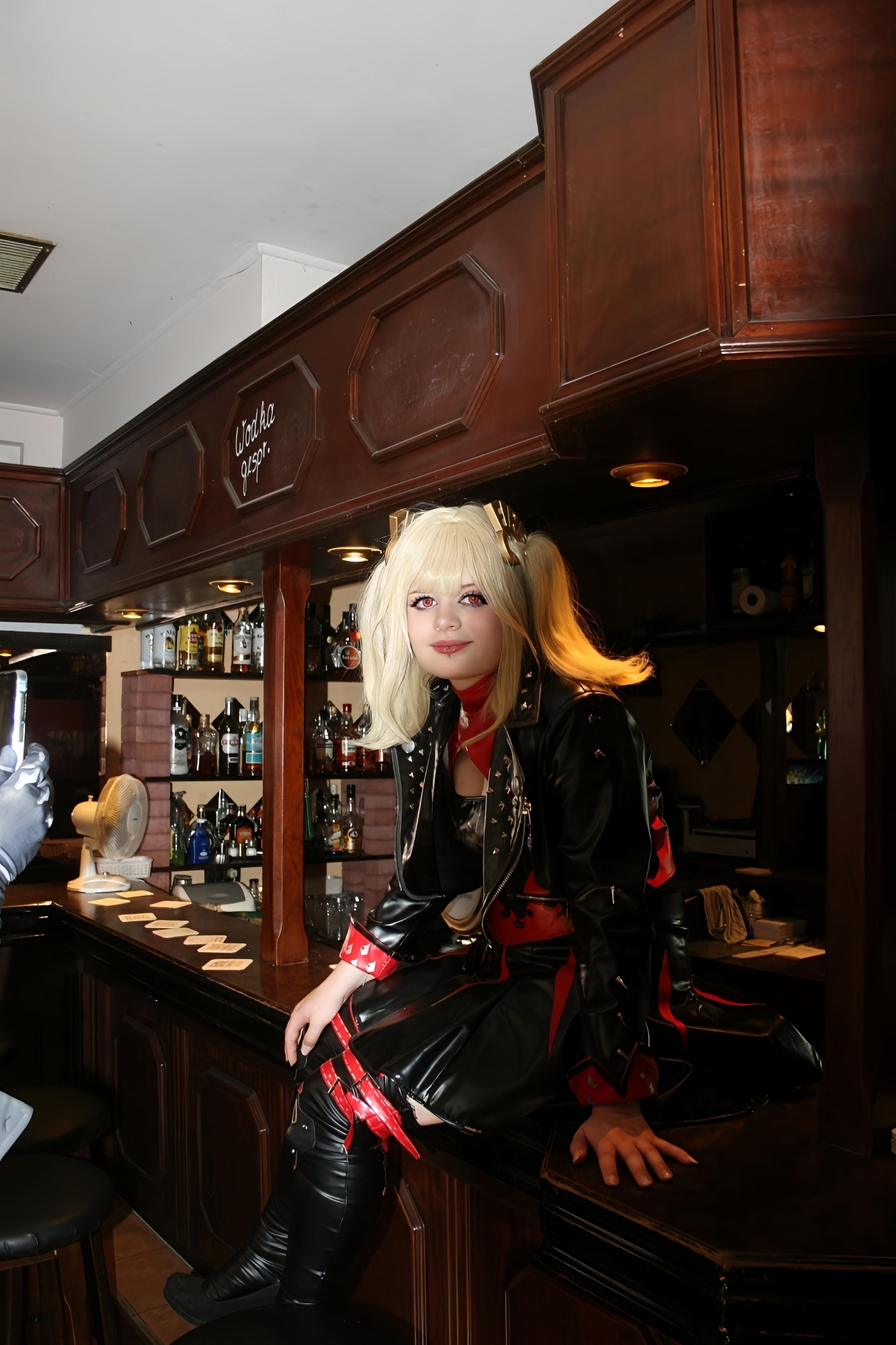 Burnice Bar shoot - Photo 6