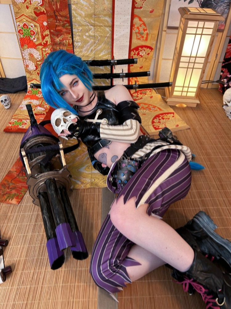 Jinx - Photo 1