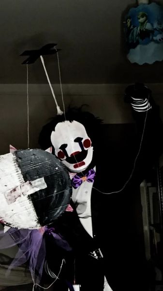 Cosmos_galaxie, Puppet de fnaf 