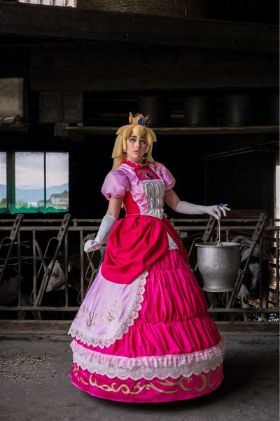 Gum_gum - Peach at the farm 🐮