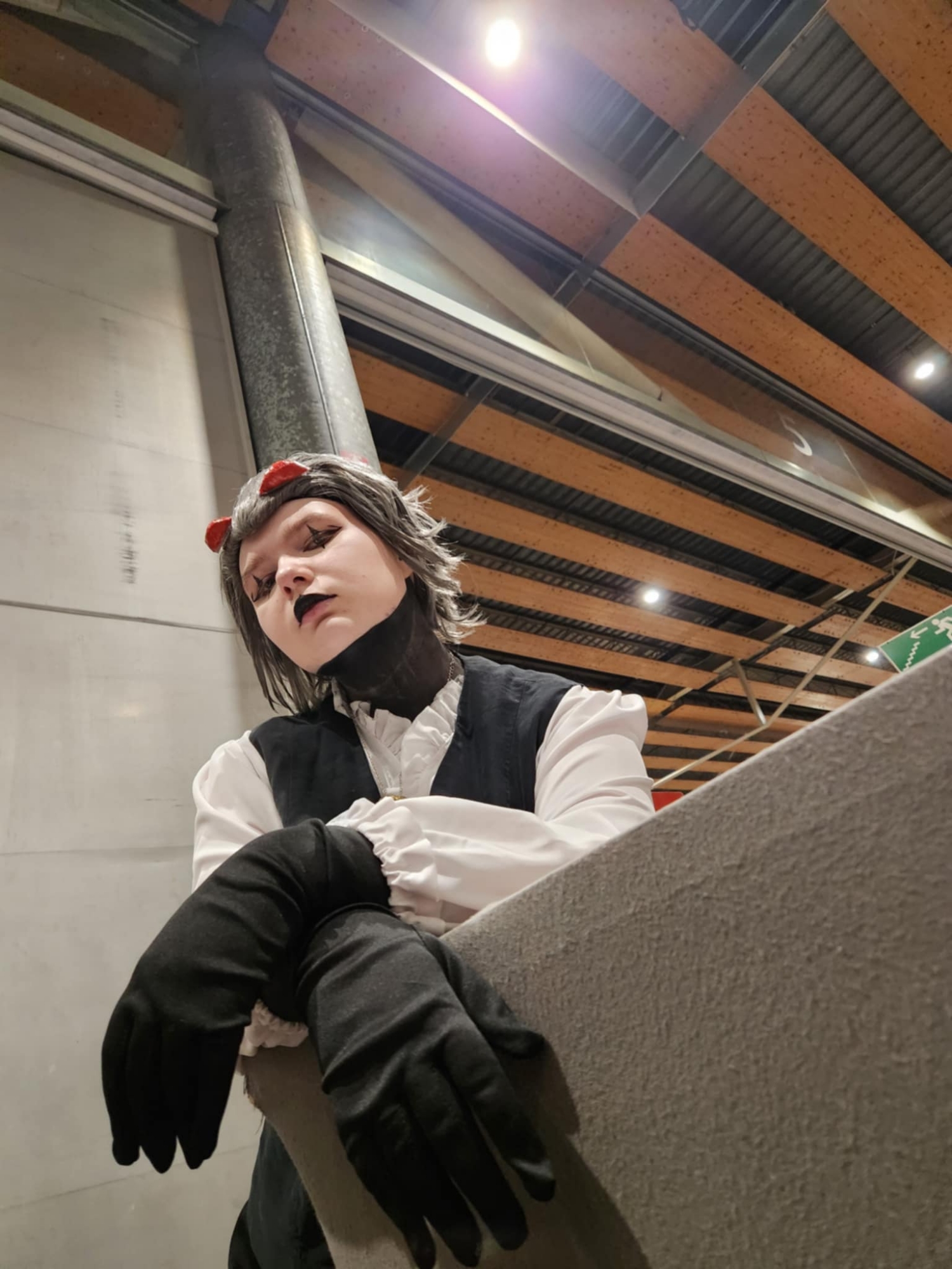 Stolas other outfit - Photo 11