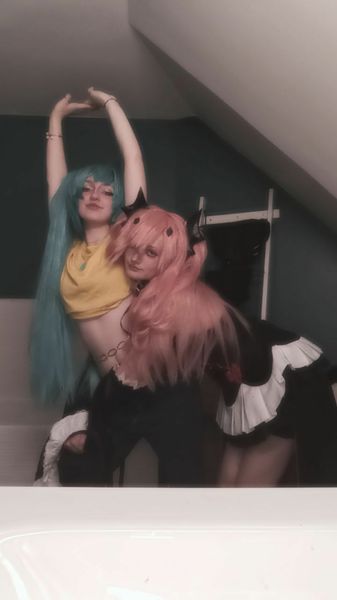 Ikxia_.cos - Miku & krul