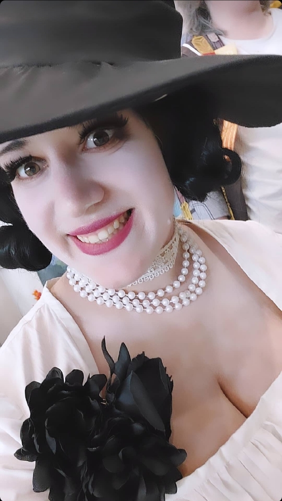 Lady Dimitrescu - Photo 1