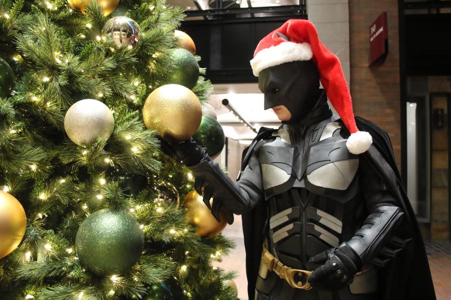 Isagaultcostume - The Bat Santa