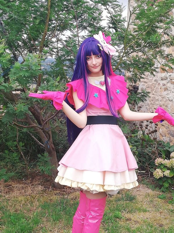 Yalia – Ai Hoshino