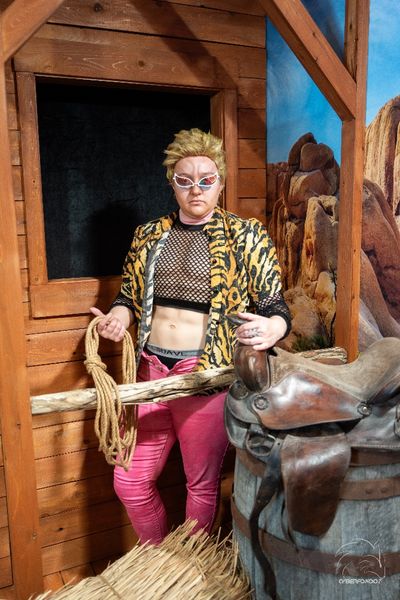 Pangofan - Valentin Doffy Cora