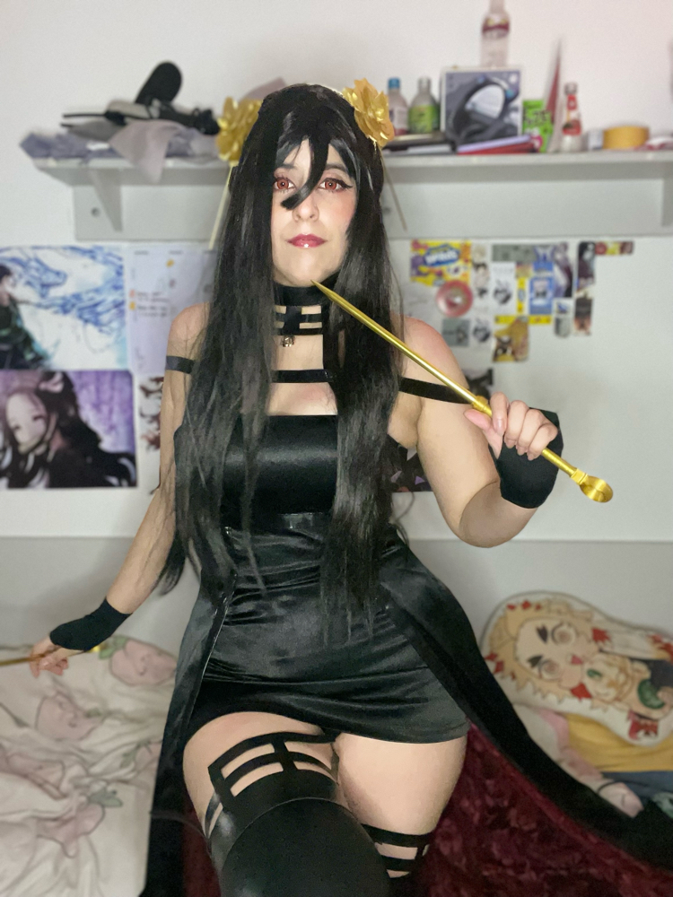 Yor Forger - Photo 8