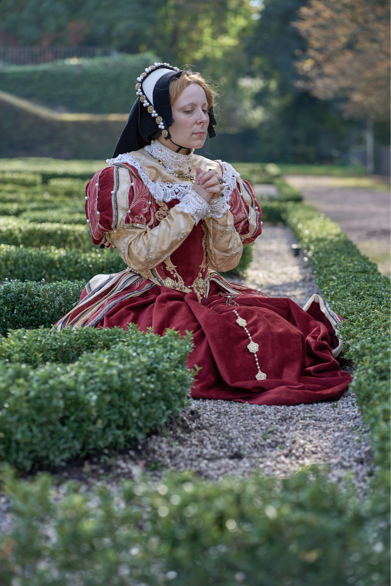Mary I of England Cosplay - Photo 3