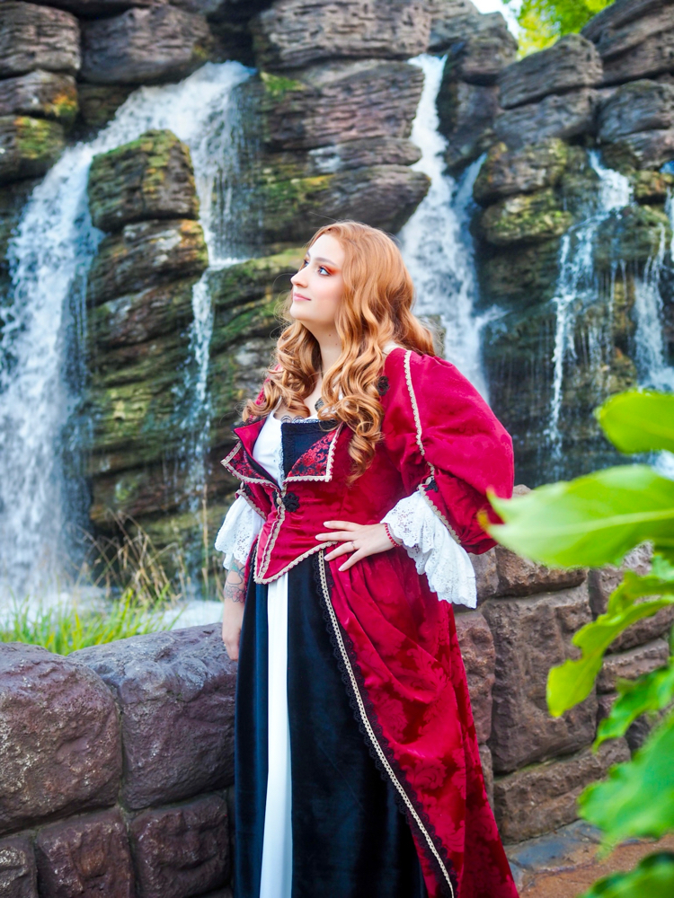 Elisabeth Swann - Photo 14