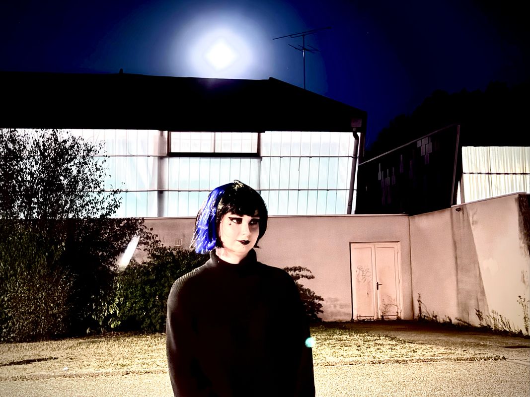 Silver_moon_cosplay – Claire