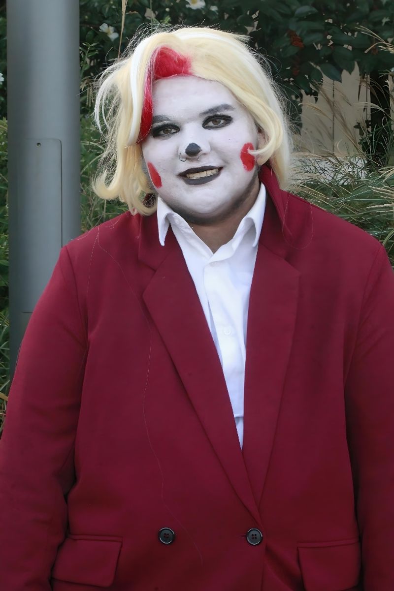 Aki.100.masque – Charlie