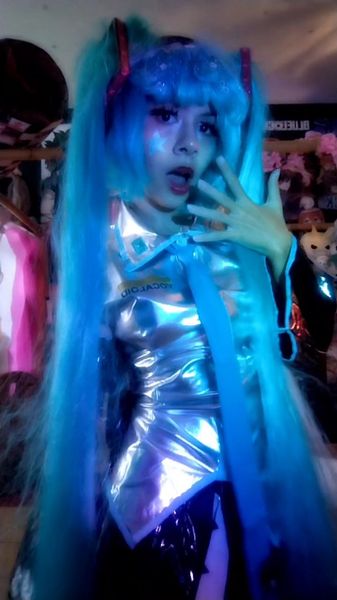 Moondrop_cosplay - Miku