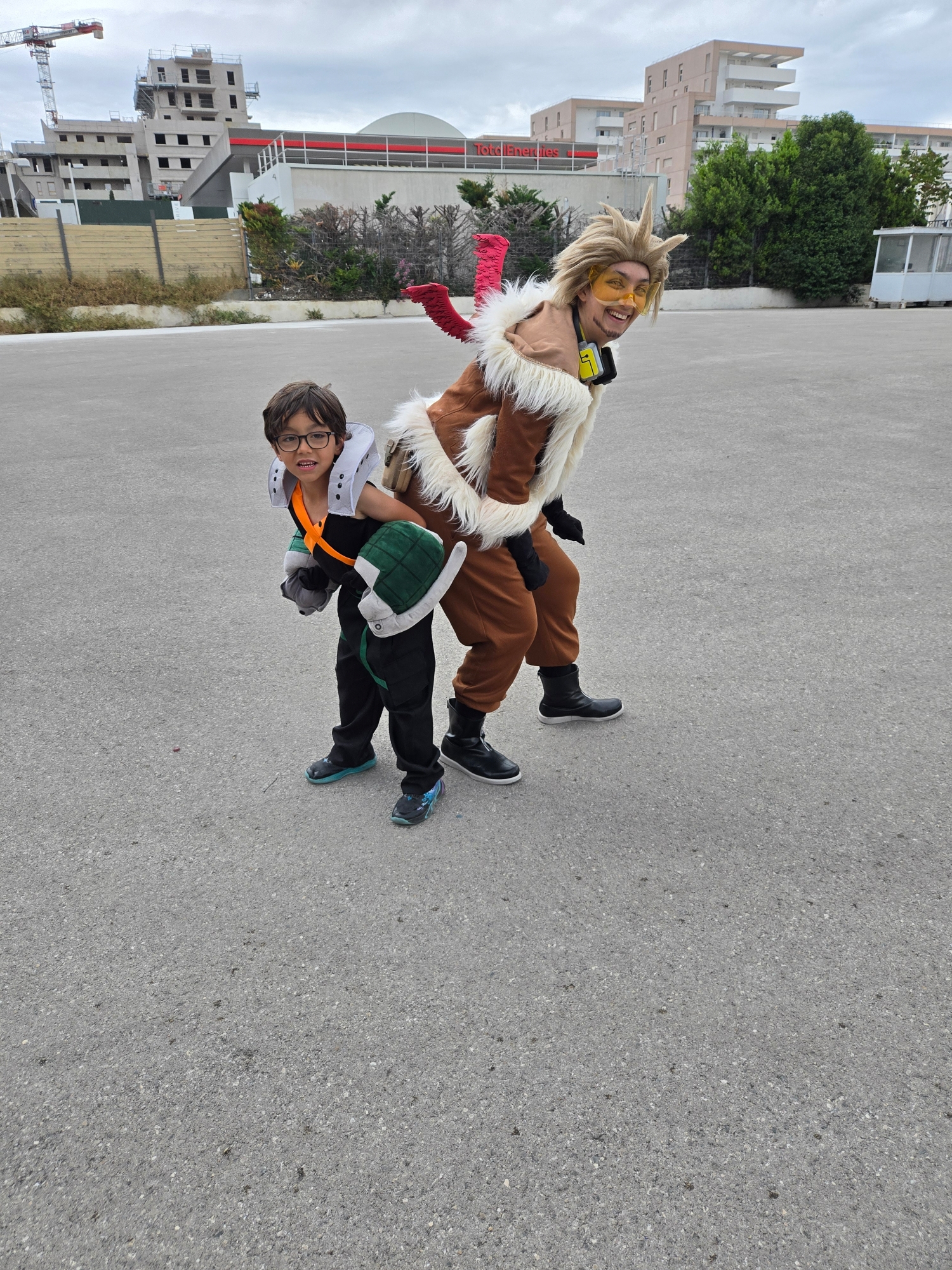 Hawks et mini bakugo — photo 28