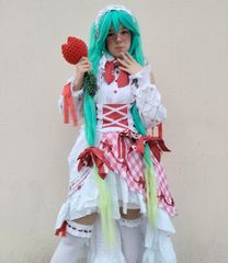 Strawberry Miku 🍓💚 preview 3