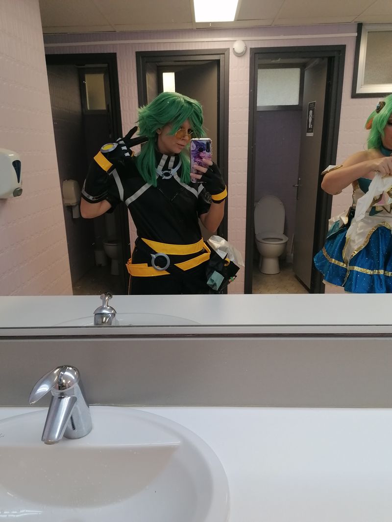 Blondiecosplay974 – College of Legends - selfies