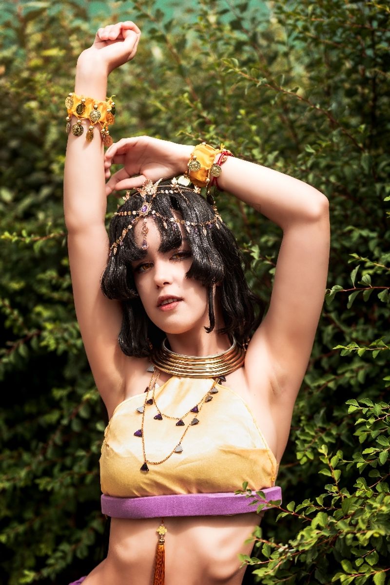 Elyonn_ – Domi Belly dance 