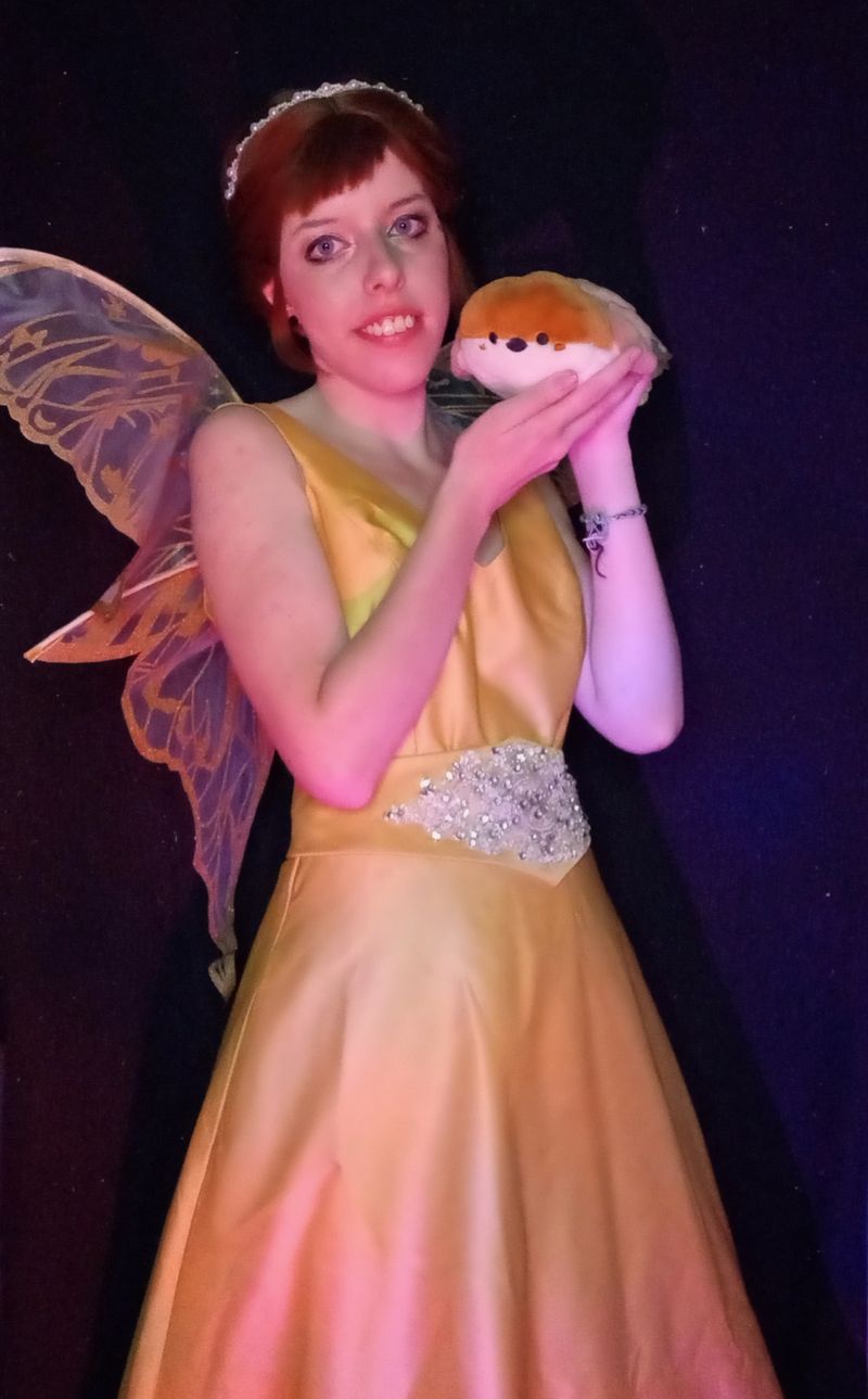 Pandora in the Crimson Shell: Ghost Urn