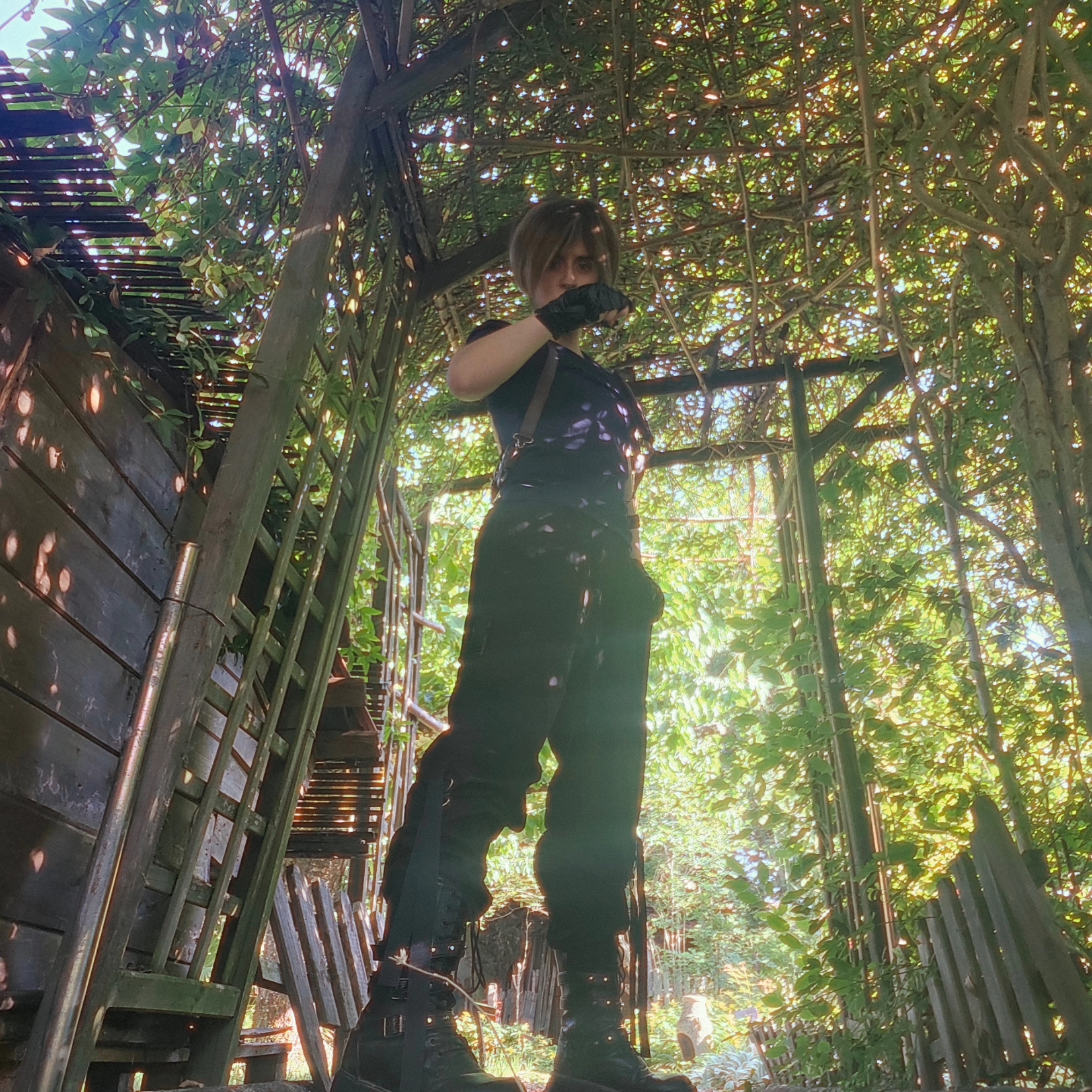 Leon Kennedy — photo 11