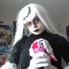 Carmilla carmine preview 3