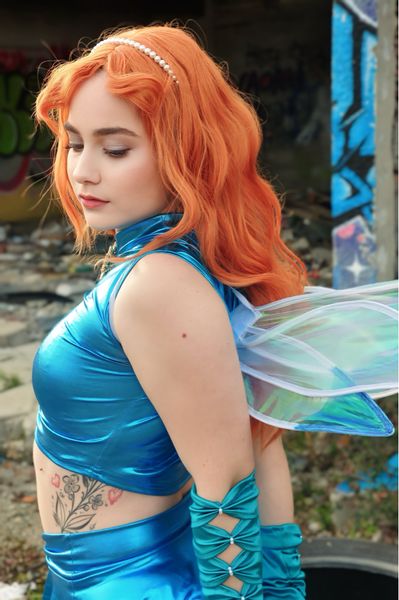Yvi_the_queen - Bloom