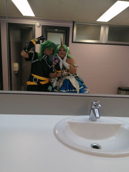 Blondiecosplay974 - College of Legends - selfies