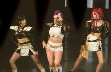 Zoey & Huntrix preview 3