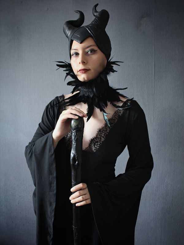 Residentevilcosplayproduction – Maléfique et Diaval 