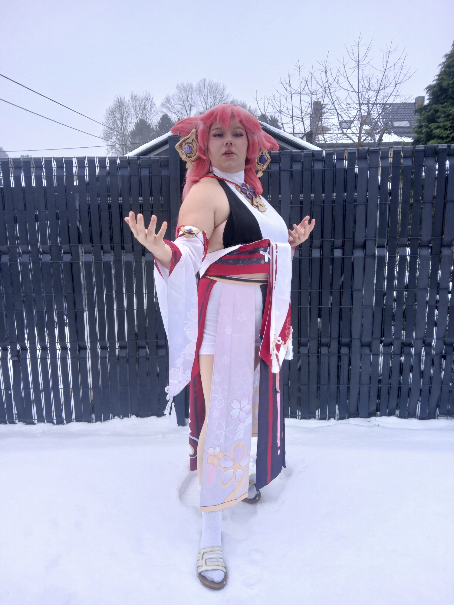 Yae miko in snow - Photo 4
