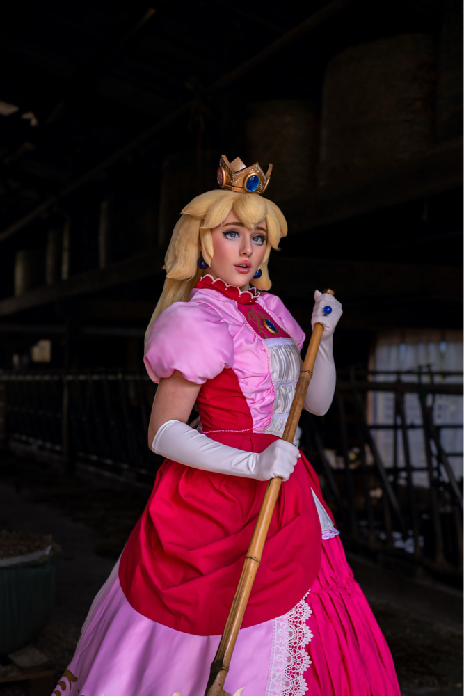 Peach at the farm 🐮 - Photo 1