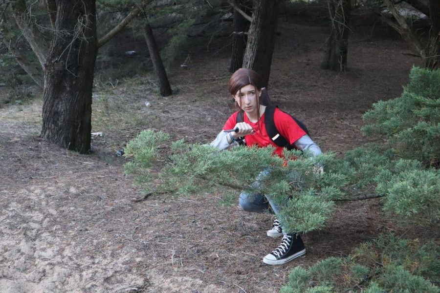 _s1lent_ech0splay - Ellie TLOU forest