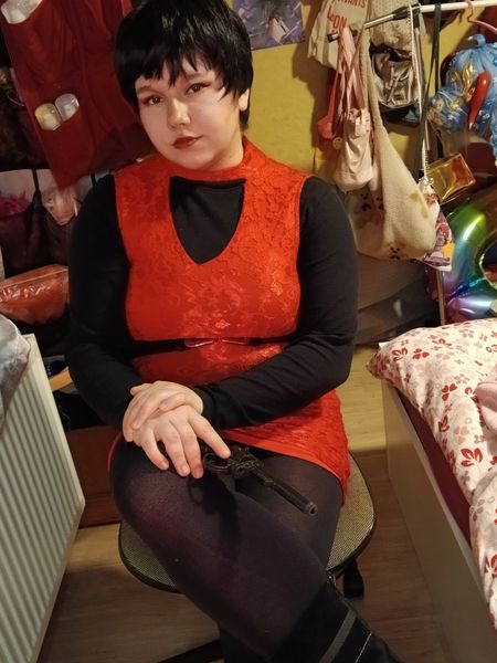 _fluffy_kiddo_ - Ada wong at home