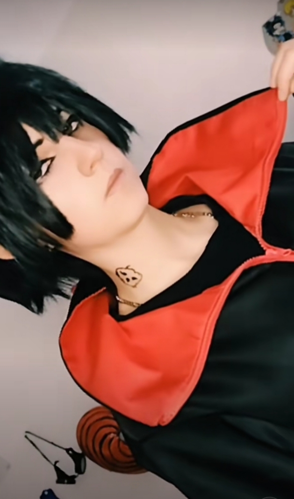 Sasuke Uchiha  - Photo 1