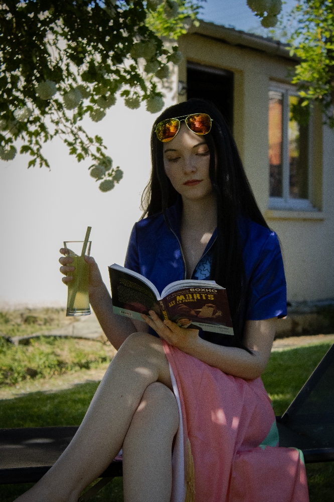 Robin in garden - Photo 5