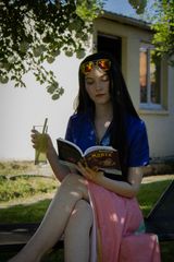 Robin in garden preview 3