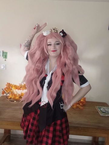 Junko Enoshima V1