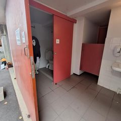 Les toilettes preview 2
