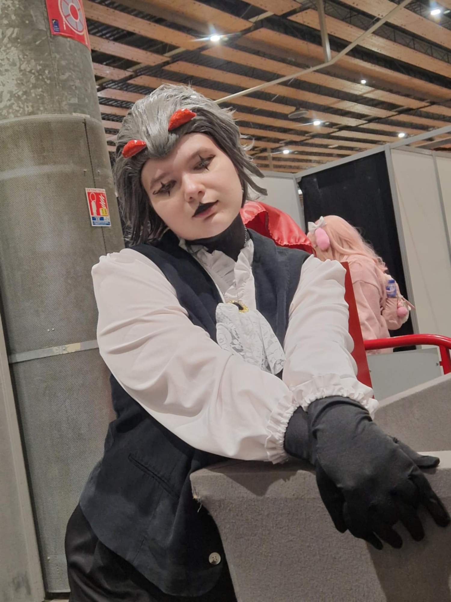 Stolas other outfit - Photo 7