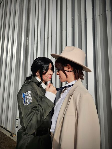 Neon_ - Pieck & hange 