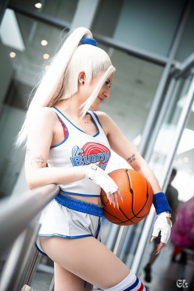 Luminati, Lola Bunny 