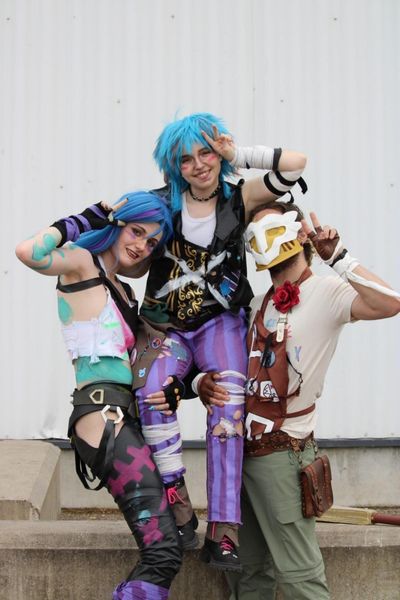 Le_zuz - Isha new v. + Friend