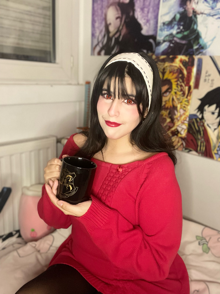 Yor Forger - Photo 22