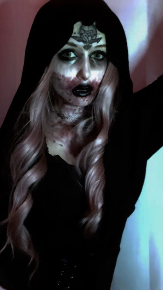 Bela Dimitrescu  - Photo 3