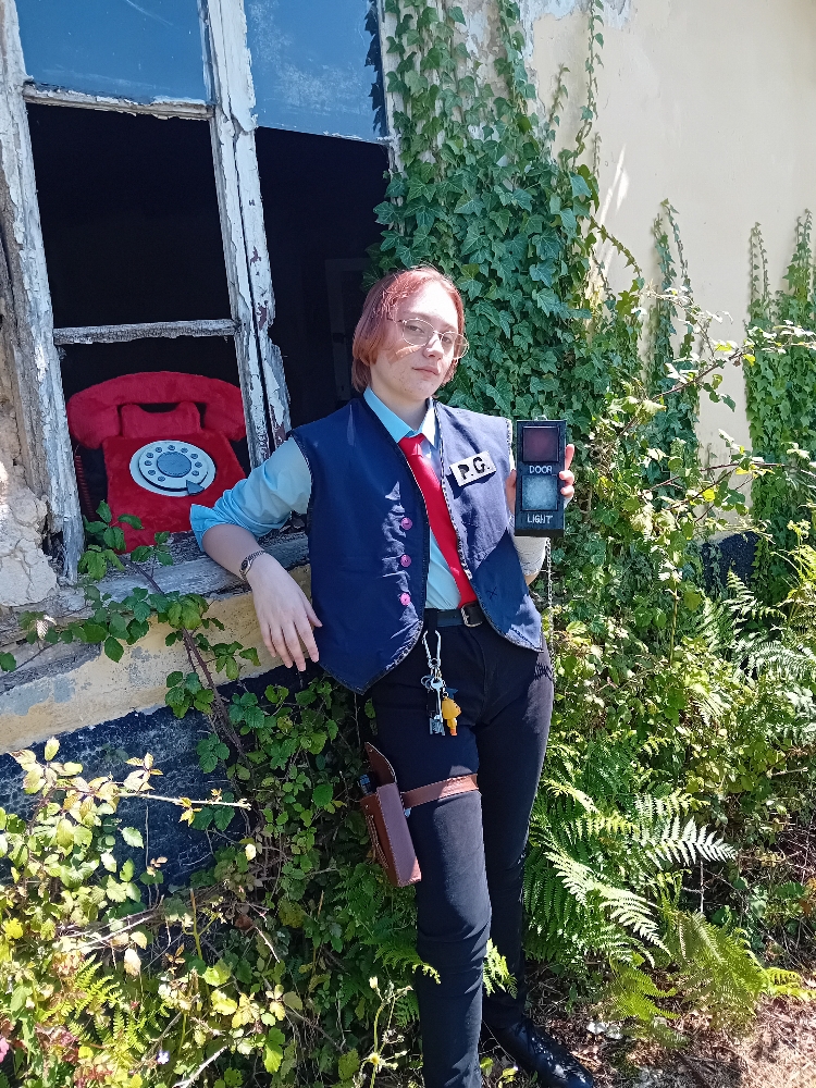 Phone guy - Photo 12