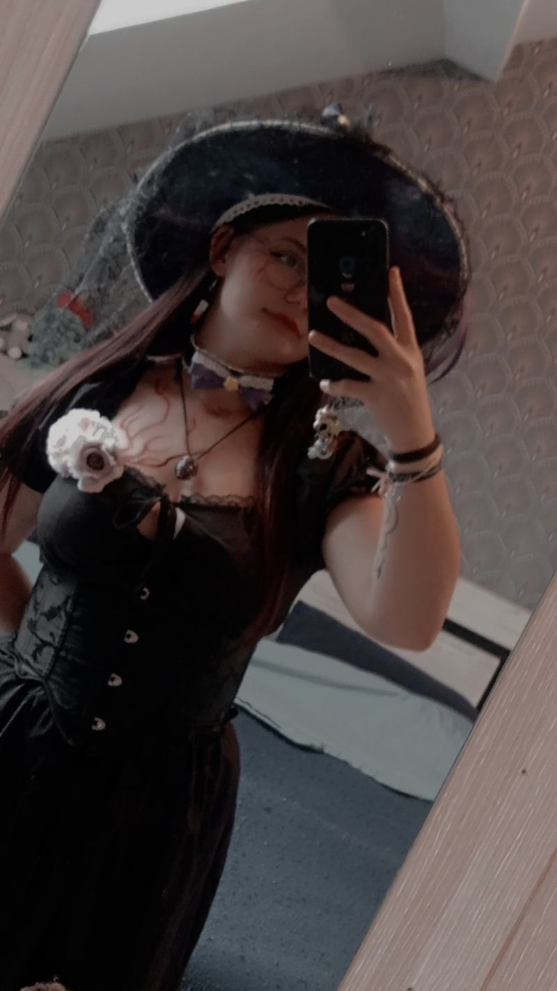 Lilplague_ – Sorcière